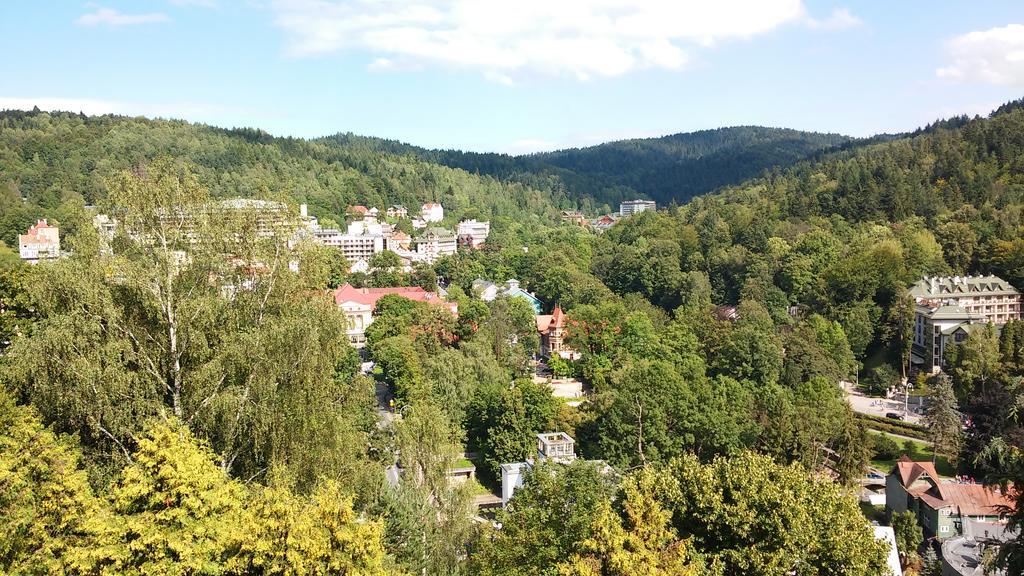 Rezydencja Zamek Krynica Zdroj Luaran gambar