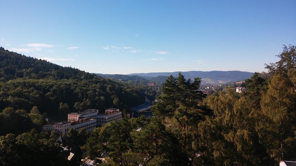 Rezydencja Zamek Krynica Zdroj Luaran gambar
